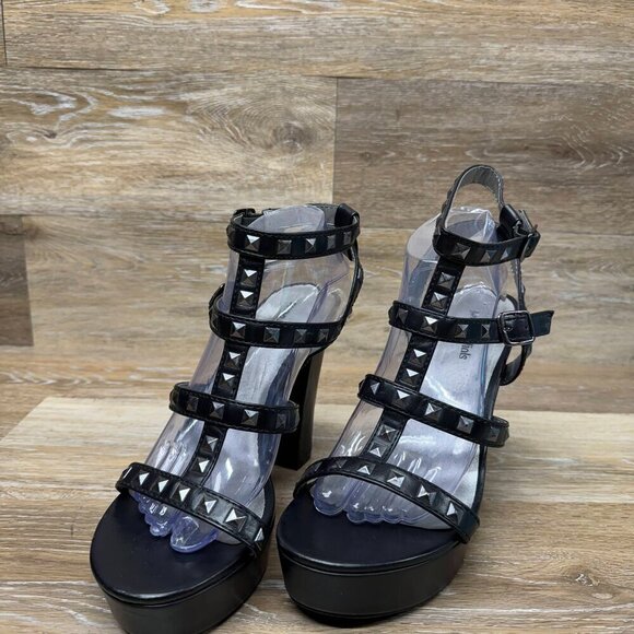 Seven Dials New Age Strappy Studded Black Sandal Women's Size 10 - Picture 1 of 5